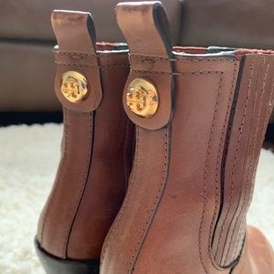 Tory Burch boots size 8